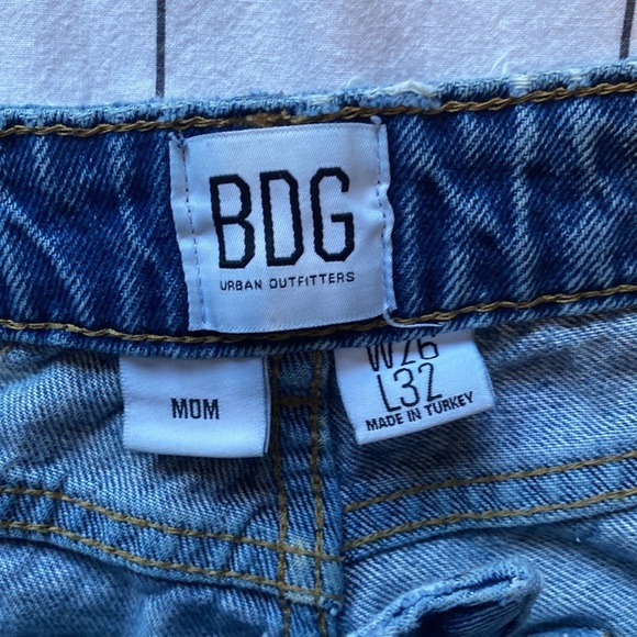 Women’s BDG Mom jeans sz W 26 L 32 - Picture 4 of 7